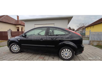 FORD FOCUS 1.4 Collection Sport