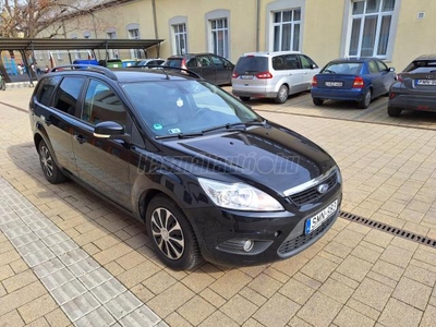 FORD FOCUS 1.6 Ambiente Friss műszaki