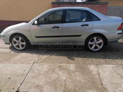 FORD FOCUS 1.6 Fresh