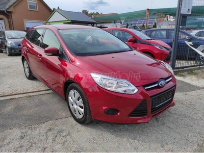 FORD FOCUS 1.6 Ti-VCT Ambiente GARANTÁLT 89eKM. CANDY-ROT METÁL FÉNYEZÉS