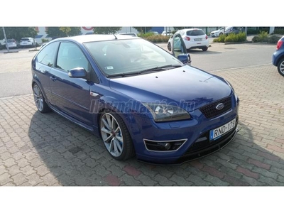 FORD FOCUS ST 2.5 T