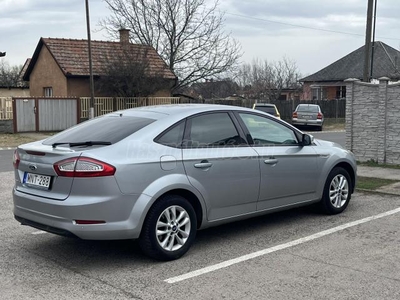 FORD MONDEO 2.0 TDCi Trend 1. tulaj. vezetett szervizkönyv