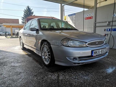 FORD MONDEO 2.5 V6 ST 200