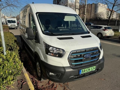 FORD TRANSIT BEV 350 LWB Trend RWD (Automata) Magyarországi. kitűnő állapot. dupla akku. 3-személyes