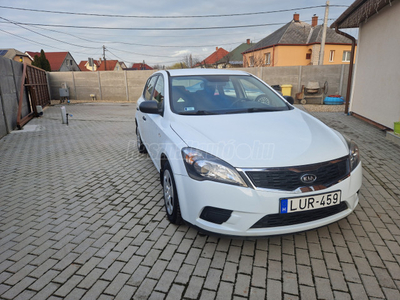 KIA CEE'D 1.4 ED Benzin