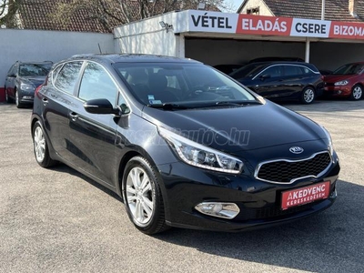 KIA CEE'D 1.6 CRDI FIFA Prémium LED Tempomat Navi Kamera Kormányfűtés Tolatóradar Bluetooth Szervizelt!