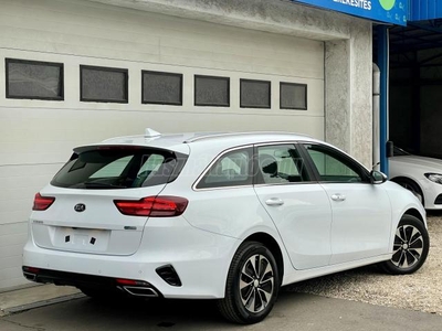 KIA CEE'D Ceed SW 1.6 GDI PHEV Gold DCT 3 év Garancia - Leinformálható előélet - Karambol mentes