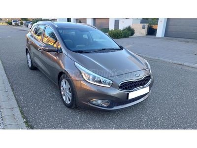 KIA CEE'D SW 1.6 CRDi LX Exclusive DIGITKLIMA TEMPOMAT TÉLI CSOMAG