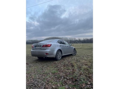 LEXUS IS 220d