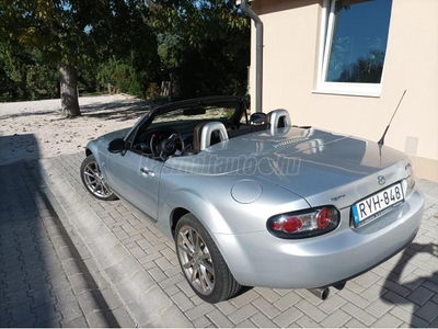 MAZDA MX-5 1.8i 16V Revolution