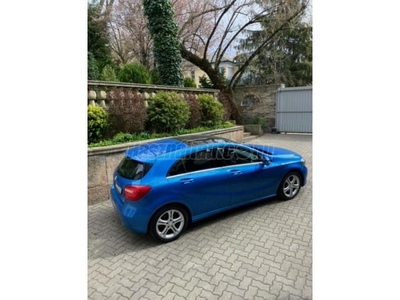 MERCEDES-BENZ A 180 (BlueEFFICIENCY) Style 7G-DCT