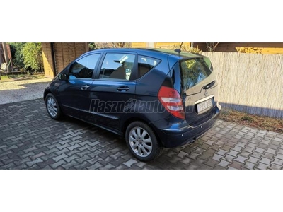 MERCEDES-BENZ A 200 Elegance Autotronic MAGASAN FELSZERELT!