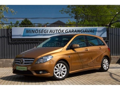 MERCEDES-BENZ B 180 BlueEFFICIENCY (Automata) Exclisive Canyon Beige Pearl + Mint az ÚJ + Full Szervíz előlet + 2X-s GARANCIA