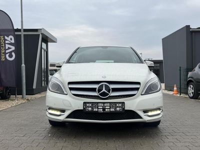 MERCEDES-BENZ B 200 CDI BlueEFFICIENCY Ülésfűtés/Tolatóradar/Téli+nyári alufelnigarnitúra