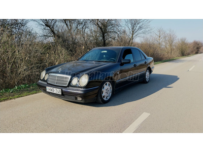 MERCEDES-BENZ E 300 TD Classic (Automata)