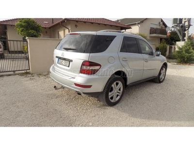 MERCEDES-BENZ ML-OSZTÁLY ML 300 CDI BlueEFFICIENCY (Automata) Szép állapot.3.5T v.horog.sz.könyv!!!