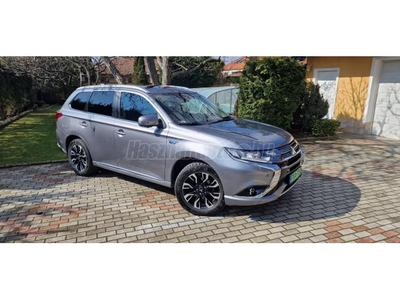 MITSUBISHI OUTLANDER 2.0 PHEV Instyle Navi 4WD CVT