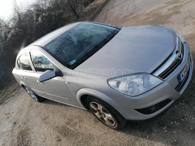 OPEL ASTRA H Sedan 1.6 Enjoy Xer