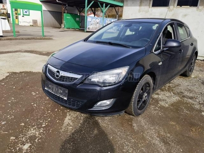 OPEL ASTRA J 1.4 Sport