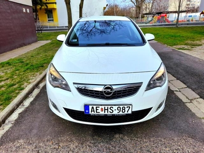 OPEL ASTRA J 1.4 T Enjoy OPEL ASTRA J 150 ÉVES KIADÁS. FRISS MŰSZAKI!