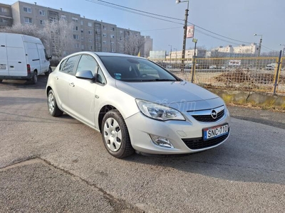 OPEL ASTRA J 1.6 Enjoy 154100 KM KLÍMA-ÜLÉSFŰTÉS-TEMPOMAT