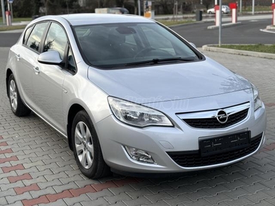 OPEL ASTRA J 1.6 Essentia Garantált km! Kitűnő állapot!