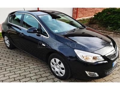 OPEL ASTRA J 1.6 Selection Magyarországi. Új vezérlés. Multikormány. Fél-bőr. Tempomat