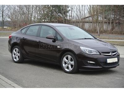 OPEL ASTRA J Sedan 1.4 T Start-Stop Enjoy VEZETETT SZ.KÖNYV! GARANTÁLT 165e. KM! GYÖNYÖRŰ!