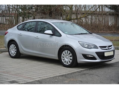 OPEL ASTRA J Sedan 1.6 Enjoy EURO6 MAGYARORSZÁGI! 1 GAZDÁS! GARANTÁLT 91e. KM!