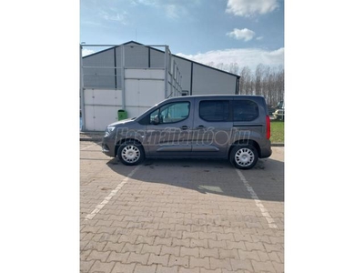 OPEL COMBO Life 1.2 T Enjoy (7 személyes )