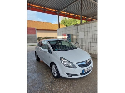 OPEL CORSA D 1.4 Cosmo