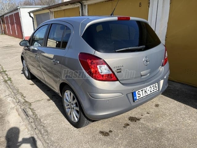 OPEL CORSA D 1.4 Cosmo