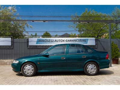 OPEL VECTRA 1.6 16V Elegance Igényes Eredeti Magyar Autó + Magasan felszerelt + 2X-s GARANCIA !!