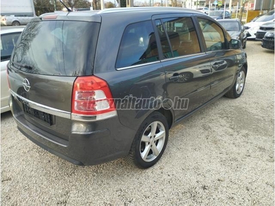 OPEL ZAFIRA B 2.2 Cosmo