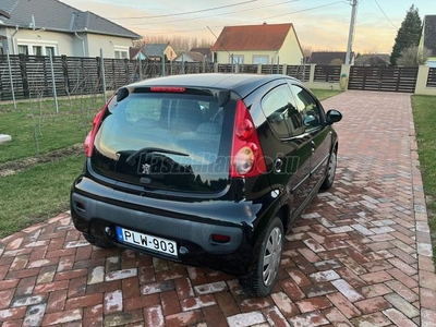 PEUGEOT 107 1.0 Junior KITŰNŐ! KLÍMÁS! FRISS MŰSZAKI! +TÉLIGUM +FELNI