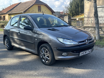 PEUGEOT 206 1.1 Presence