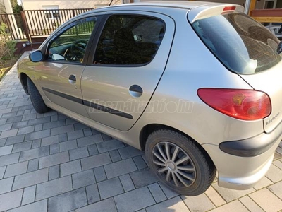 PEUGEOT 206 1.1 X-Design