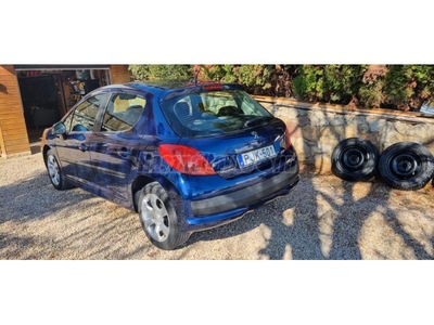 PEUGEOT 207 1.4 16V Premium