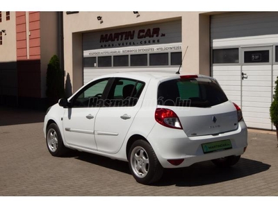 RENAULT CLIO 1.2 16V Authentique Glacier White fényezés + 2X-s GARANCIA!