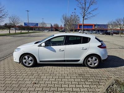 RENAULT MEGANE 1.6 Authentique