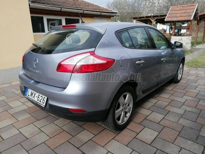 RENAULT MEGANE 1.6 Dynamique Tempomat. digit klíma 6 seb. ülés fűtés. sérülésmentes első tulaj