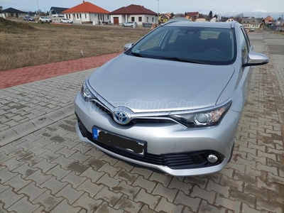 TOYOTA AURIS 1.8 HSD Active Trend (Automata) 105 200 km. Garázsban tartott