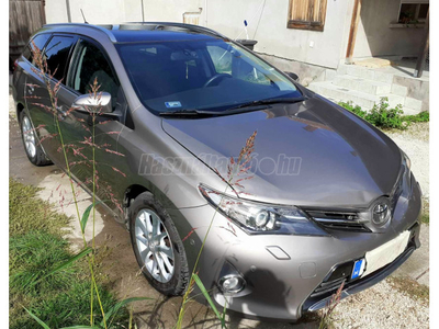 TOYOTA AURIS Touring Sports 2.0 D-4D Lounge