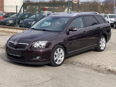 TOYOTA AVENSIS Wagon 2.0 Sol Plus +2 TULAJ+TELJES TOYOTA SZERVÍZMÚLT+ÜLÉSFŰTÉS+TEMPOMAT+TÉLI KERÉK+ÚJSZERŰ ÁLLAPOT