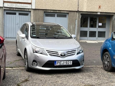 TOYOTA AVENSIS Wagon 2.2 DCAT Premium (Automata)