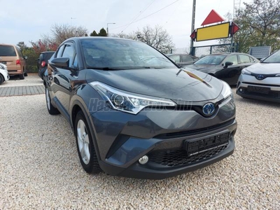 TOYOTA C-HR 1.8 Hybrid Dynamic Comfort e-CVT LED-T.T.TEMPOMAT-17 ALU-TOLATÓ KAMERA-93eKm