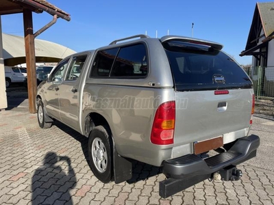 TOYOTA HI LUX Hilux 2.5 D-4D 4x4 Double Comfort AC