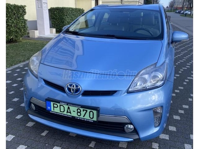 TOYOTA PRIUS PLUG-IN