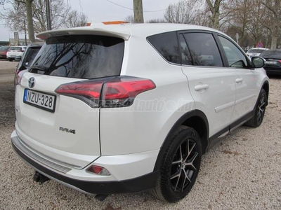 TOYOTA RAV 4 Rav4 2.0 D-4D Executive 2WD Magyarországi Sérülésmentes