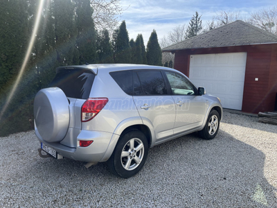 TOYOTA RAV 4 Rav4 2.2 D-4D X Leather